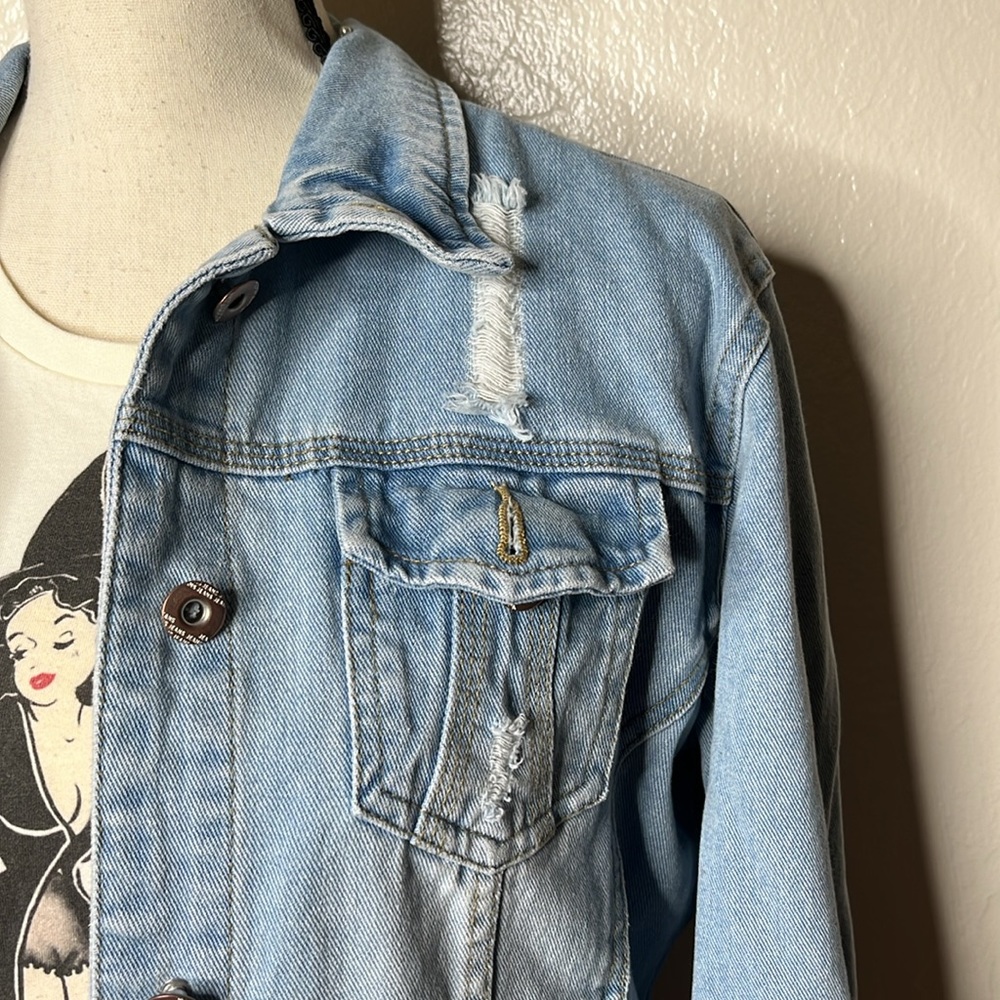 Jean Jacket Distressed - Picture 11 of 16